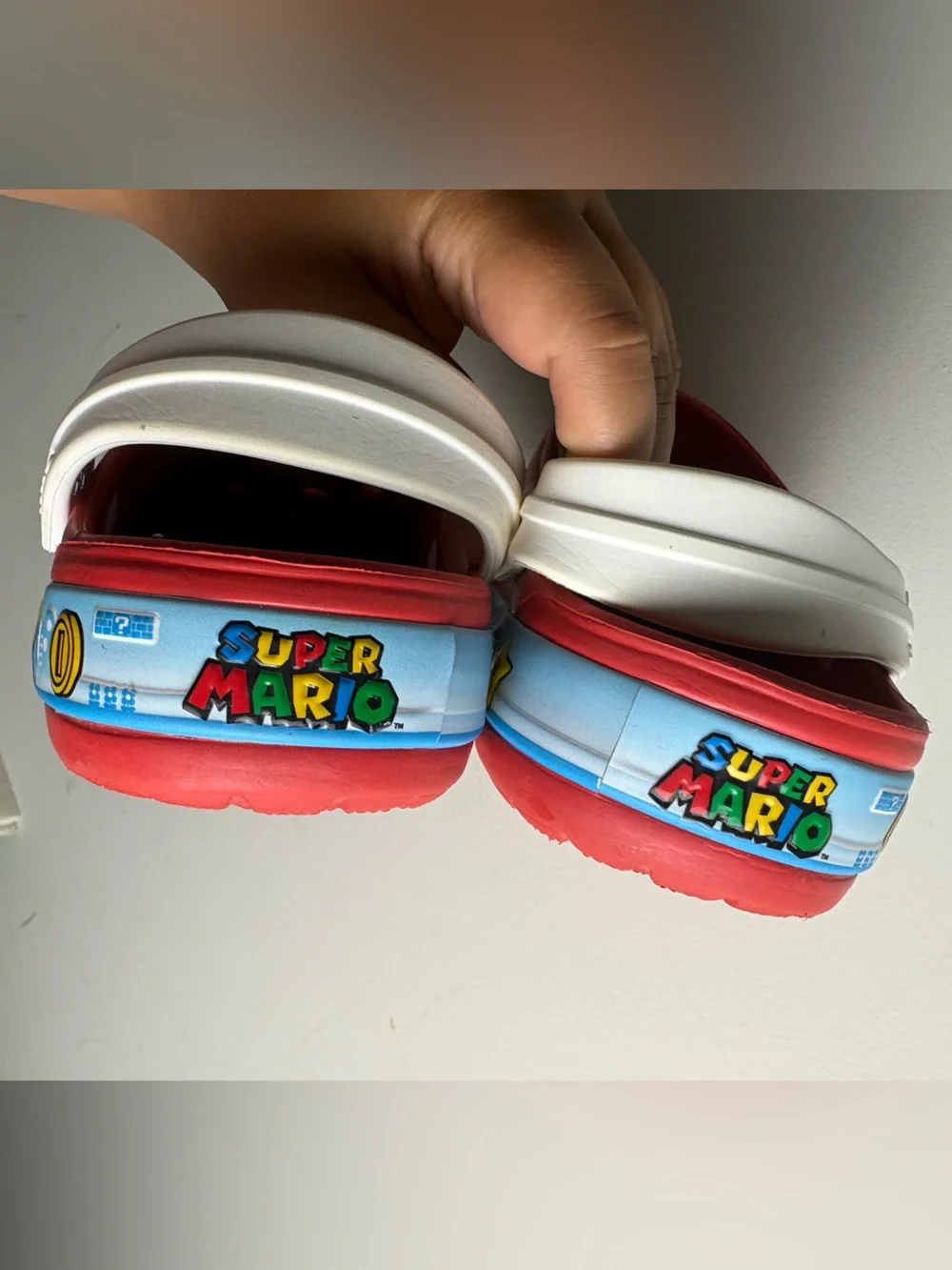 Super Mario Bros. Crocs Classic Lights Clog- Red size J 2